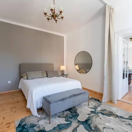 Kaiserliches Wohnen Im Alten K&k Postamt Og Apartment *