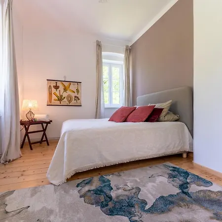 Kaiserliches Wohnen Im Alten K&k Postamt Og Apartment *