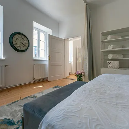 Kaiserliches Wohnen Im Alten K&k Postamt Og