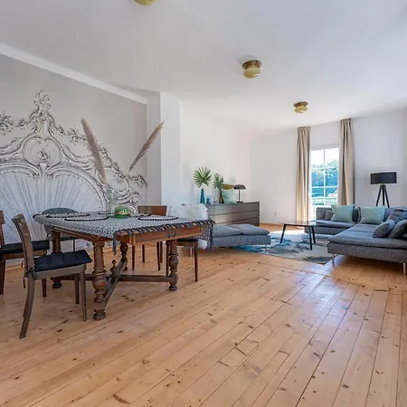 Apartment Kaiserliches Wohnen Im Alten K&k Postamt Og